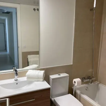 아파트 Coco Luxury 3 Bedrooms 에스테포나