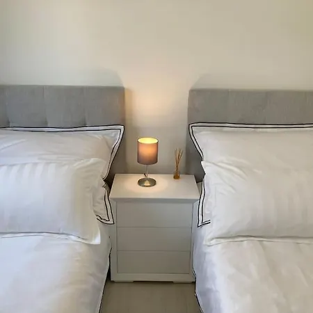 Coco Luxury 3 Bedrooms 아파트 에스테포나